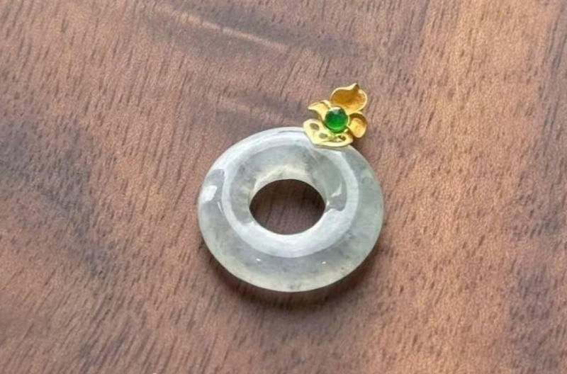 Màu sắc đẹp là yếu tố quan trọng giúp định giá ngọc Phỉ Thuý